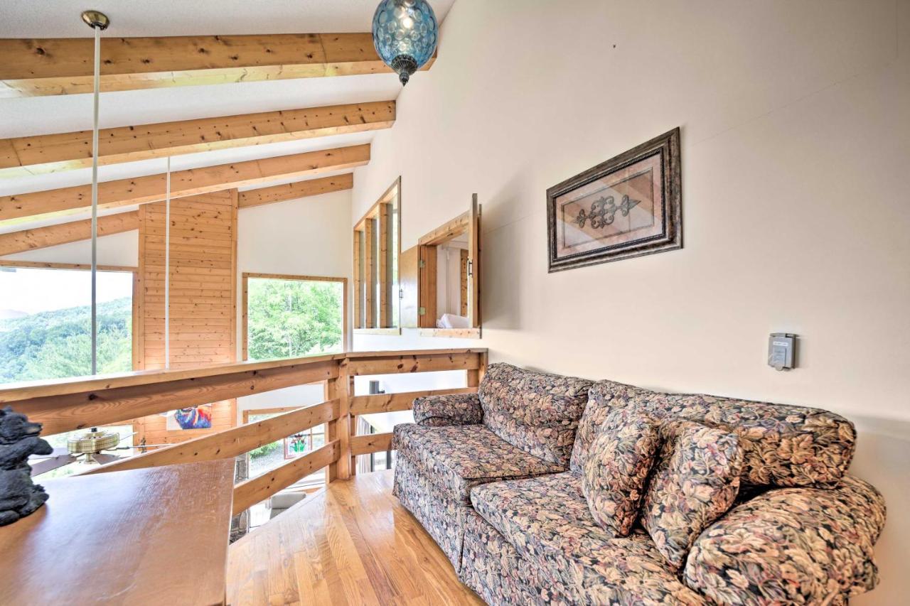 Vibrant Bryson City Home With Mtn Views And Deck! Bagian luar foto