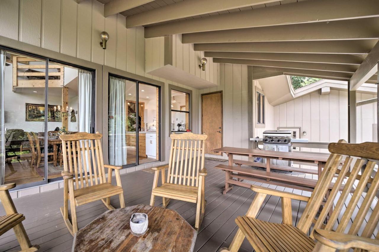 Vibrant Bryson City Home With Mtn Views And Deck! Bagian luar foto